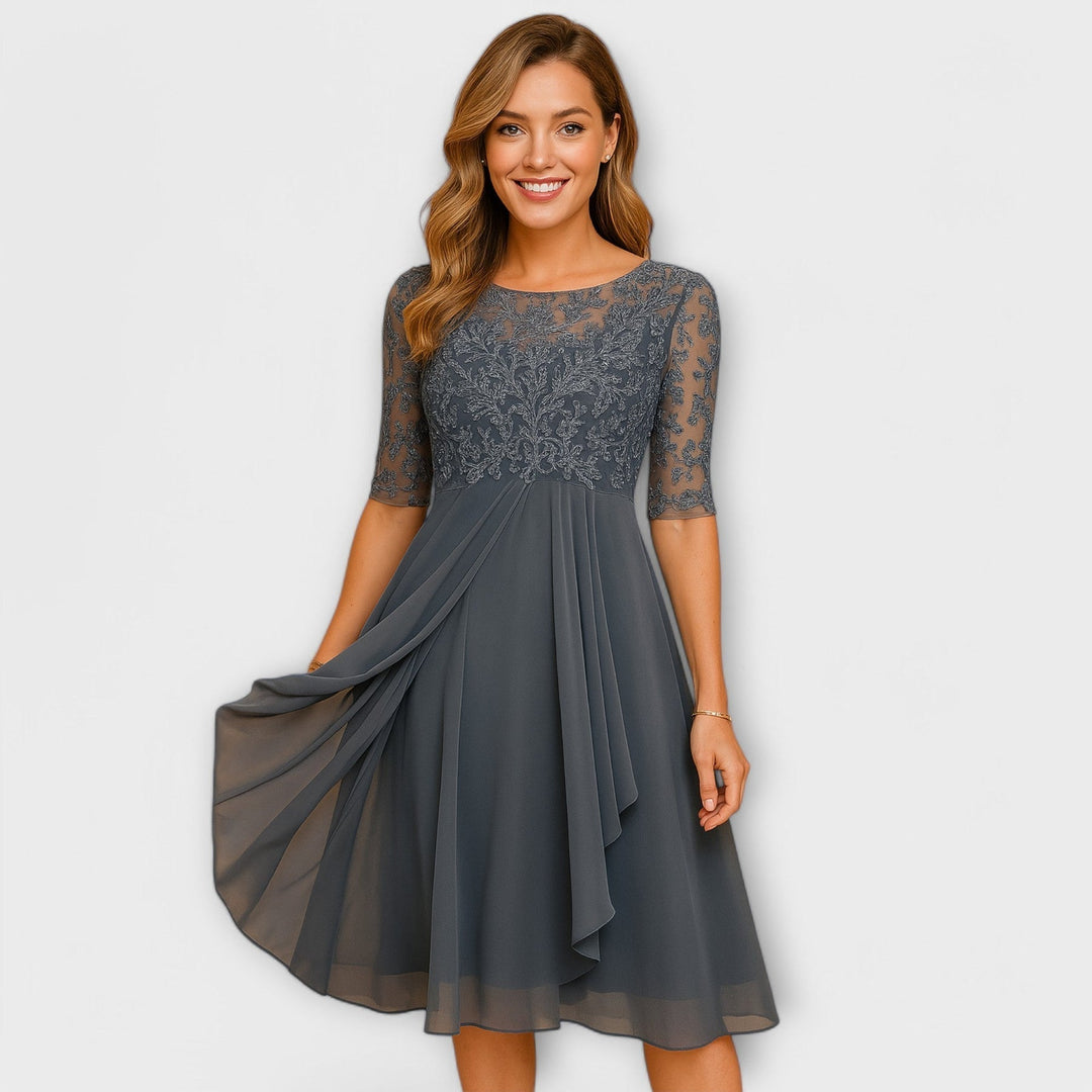 Martyna – Robe Midi avec Manches en Dentelle