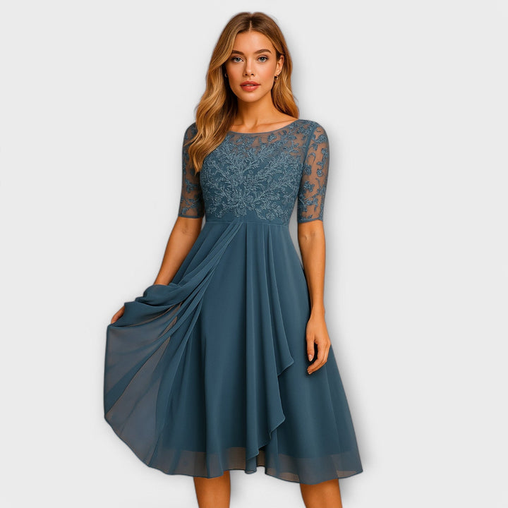 Martyna – Robe Midi avec Manches en Dentelle